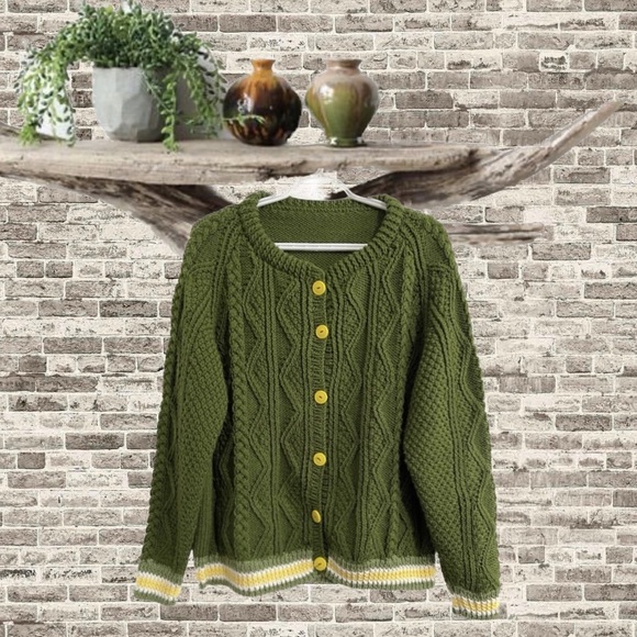 Large Green Cable Knit Sweater with Yellow Accents - Picture 4 of 6